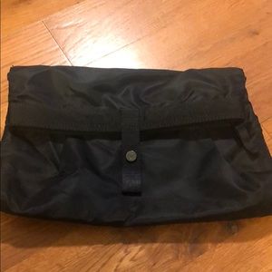 lululemon toiletry travel bag